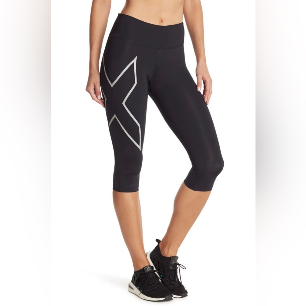 2XU Run Midrise Compression, Summer Workout Fitness Capri Leggings Tights Black